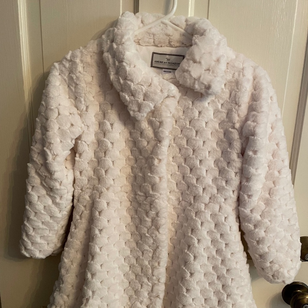 American Widgeon faux fur coat Size 8